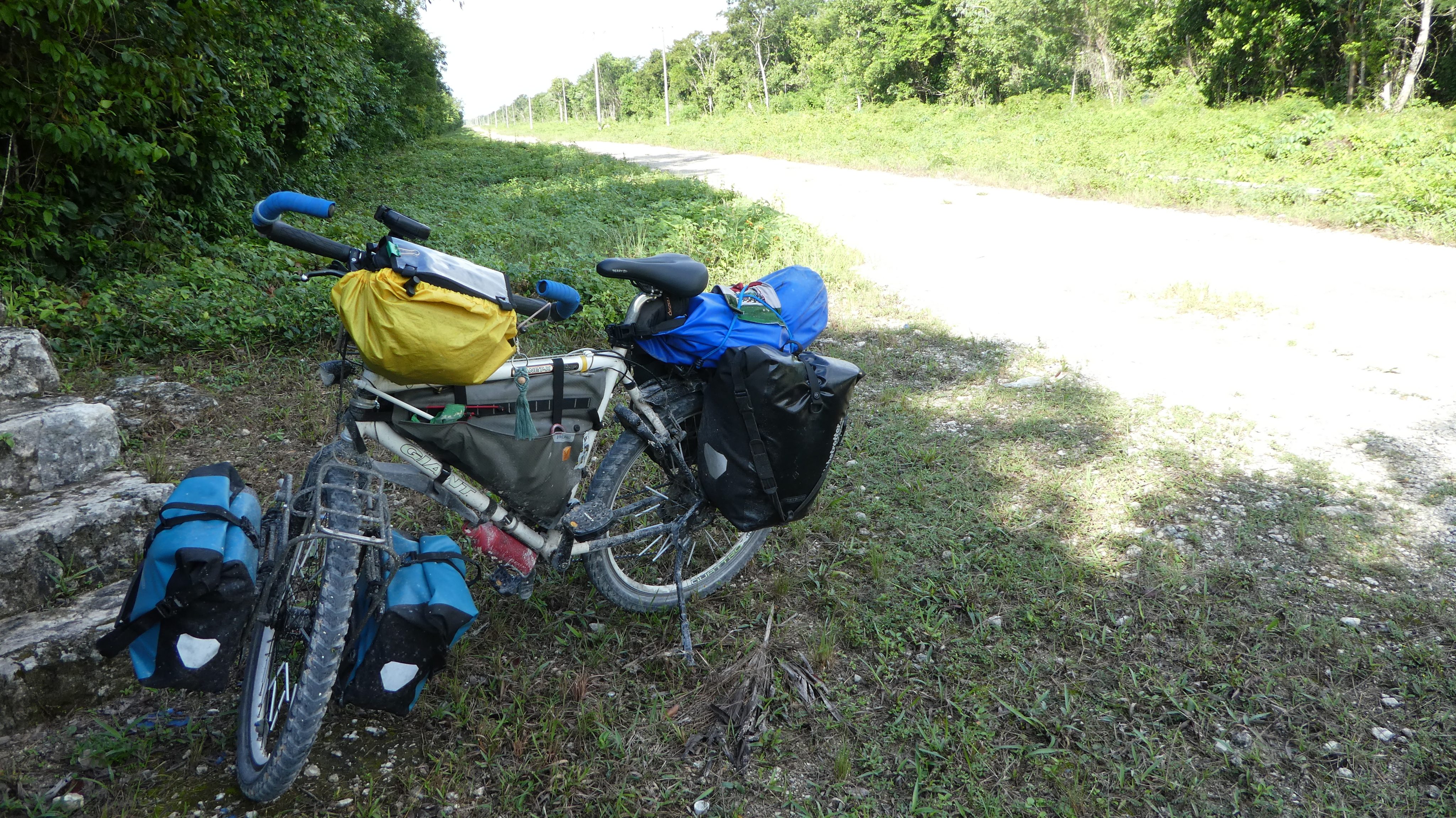 Mit dem Fahrrad durch Yucatán: Regen, Hitze und Cenotes – von Popol Vuh bis Xnuuk